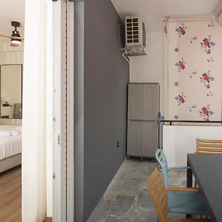 Happy Place In The Center * Kalamata